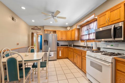 Tiny photo for 5252 W 89th Street, Oak Lawn, IL 60453 (MLS # 12564889)