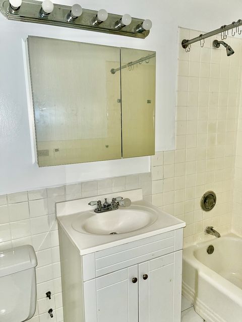 Tiny photo for 6301 N Sheridan Road #11N, Chicago, IL 60660 (MLS # 12413067)