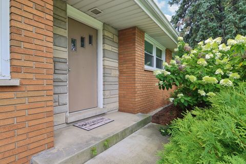 Tiny photo for 23W285 Armitage Avenue, Glen Ellyn, IL 60137 (MLS # 12436908)