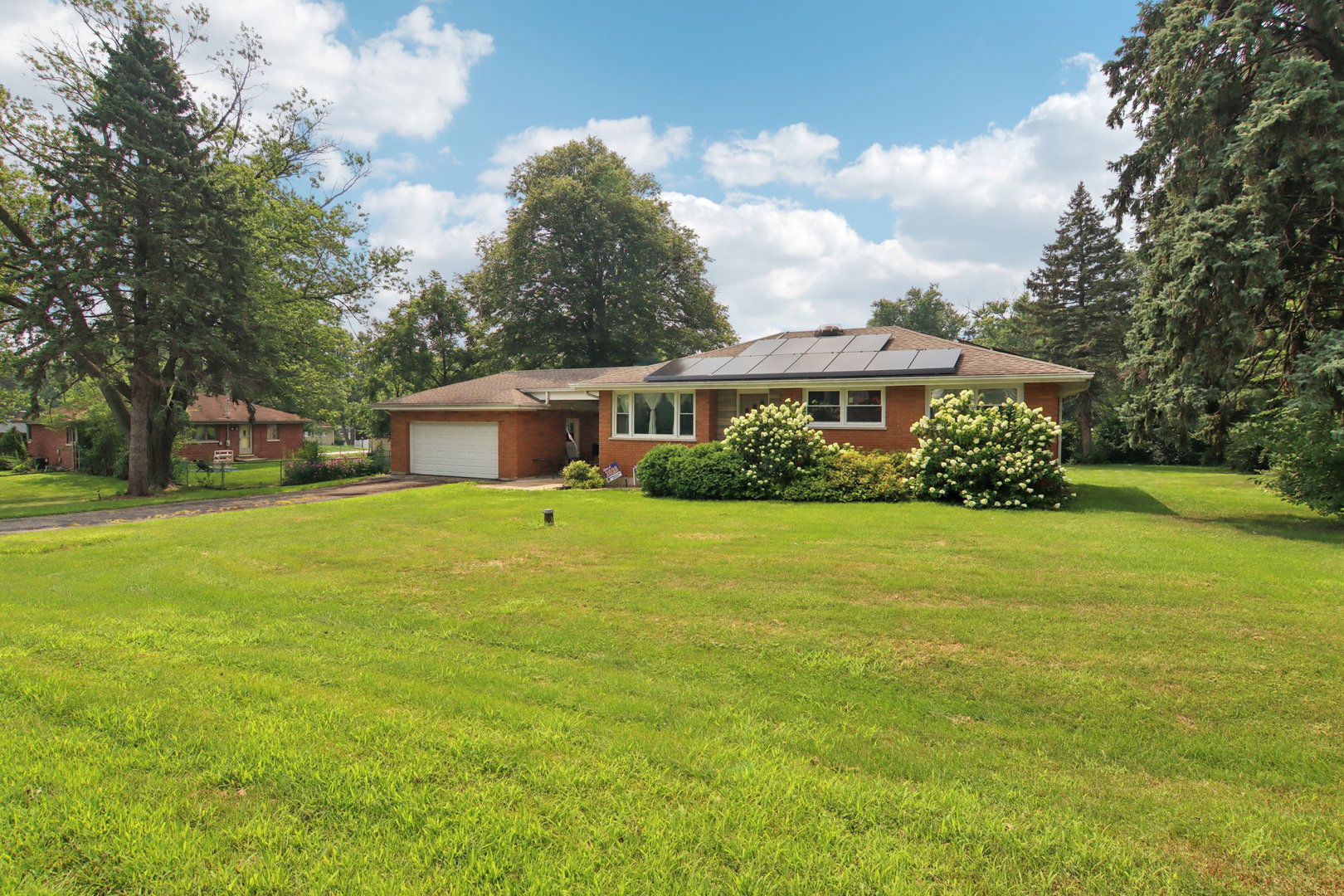 23W285 Armitage Avenue