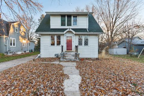 720 N 9th Street DeKalb IL 60115