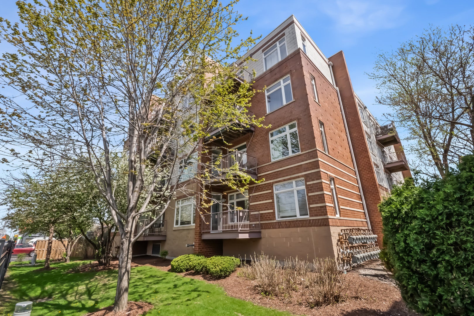 515 N Harlem Avenue 203