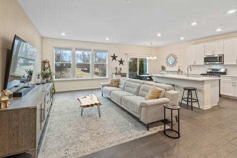 Tiny photo for 2646 Martini Street, Mundelein, IL 60060 (MLS # 12625589)
