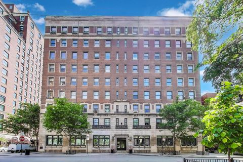 Photo of 1255 N State Parkway #3B, Chicago, IL 60610 (MLS # 12625584)