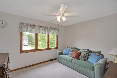 Tiny photo for 233 Goldenwood Court, Aurora, IL 60502 (MLS # 12630679)