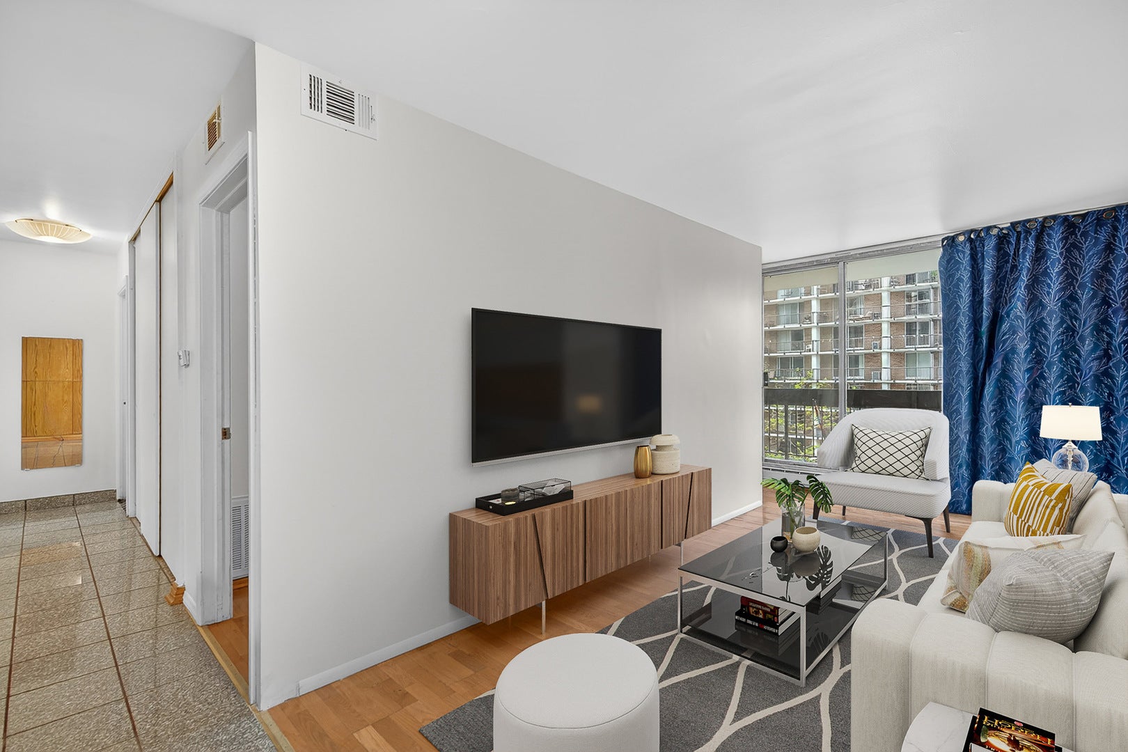 5901 N Sheridan Road 7G