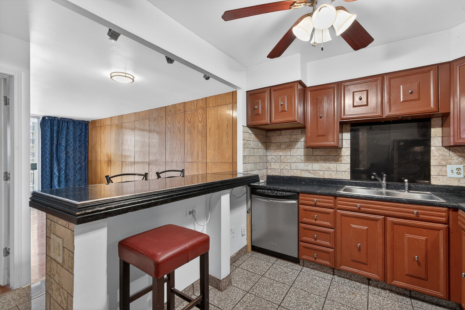 5901 N Sheridan Road 7G