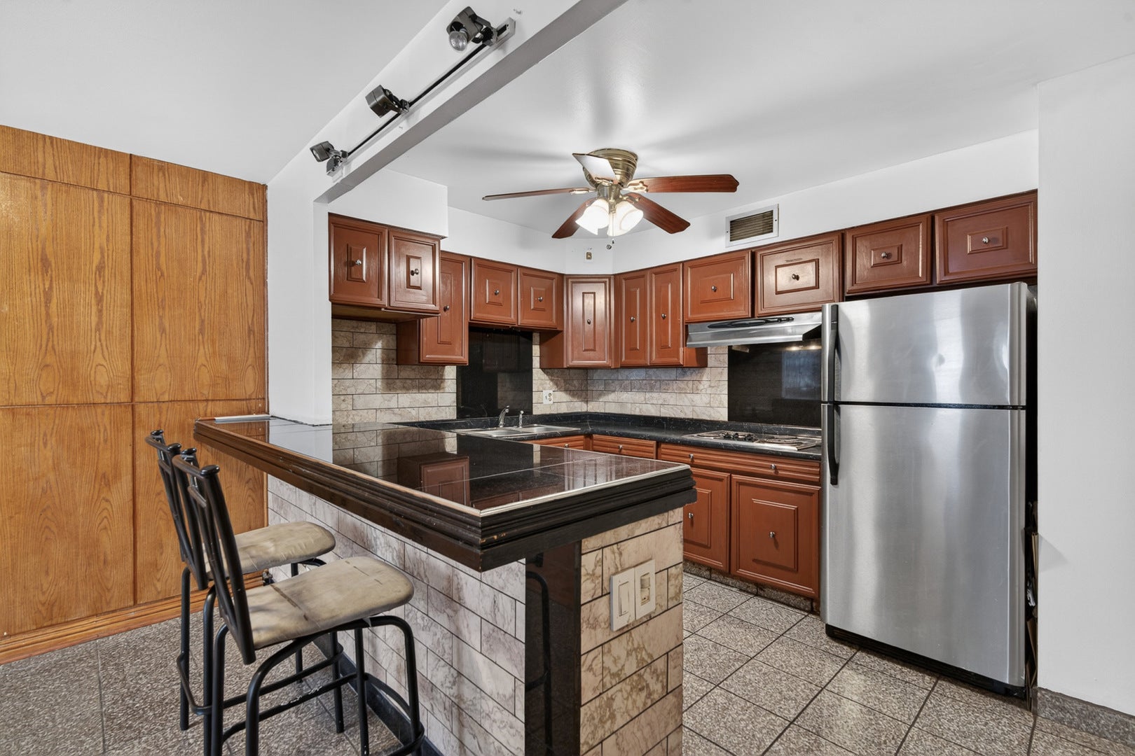 5901 N Sheridan Road 7G