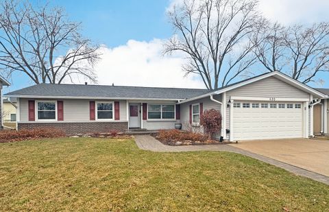 Photo of 620 Chelmsford Lane, Elk Grove Village, IL 60007 (MLS # 12583772)