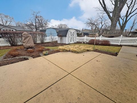 Tiny photo for 620 Chelmsford Lane, Elk Grove Village, IL 60007 (MLS # 12583772)