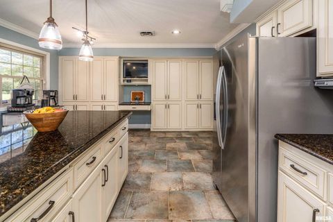 Tiny photo for 2585 Dylan Drive, Marion, IL 62959 (MLS # EB460083)