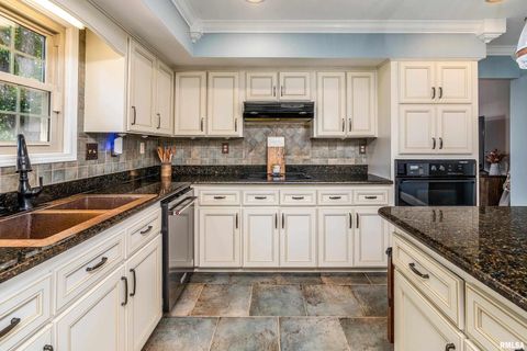 Tiny photo for 2585 Dylan Drive, Marion, IL 62959 (MLS # EB460083)