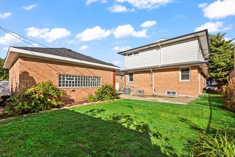 Tiny photo for 10206 S Saint Louis Avenue, Evergreen Park, IL 60805 (MLS # 12506942)