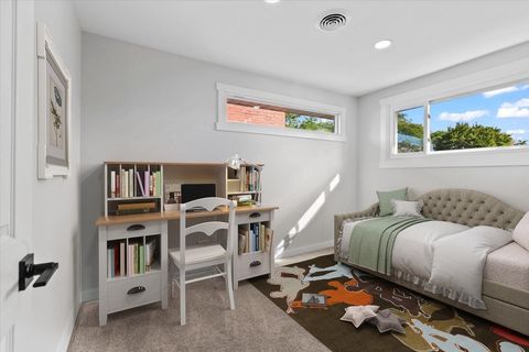 Tiny photo for 10206 S Saint Louis Avenue, Evergreen Park, IL 60805 (MLS # 12506942)