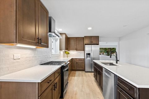 Tiny photo for 10206 S Saint Louis Avenue, Evergreen Park, IL 60805 (MLS # 12506942)