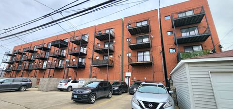 Tiny photo for 4002 S WESTERN Avenue #4, Chicago, IL 60609 (MLS # 12615164)