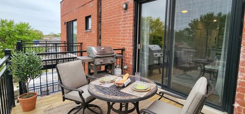 Tiny photo for 4002 S WESTERN Avenue #4, Chicago, IL 60609 (MLS # 12615164)