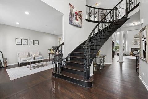 Tiny photo for 5423 SWAN Circle, Hoffman Estates, IL 60192 (MLS # 12644675)