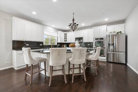 Tiny photo for 5423 SWAN Circle, Hoffman Estates, IL 60192 (MLS # 12644675)