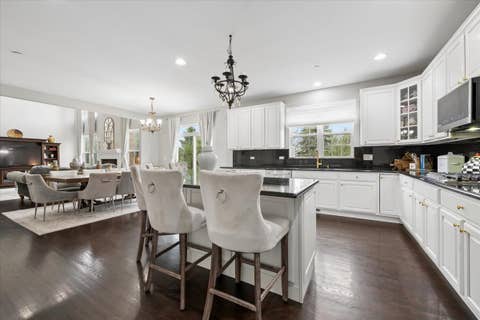 Tiny photo for 5423 SWAN Circle, Hoffman Estates, IL 60192 (MLS # 12644675)