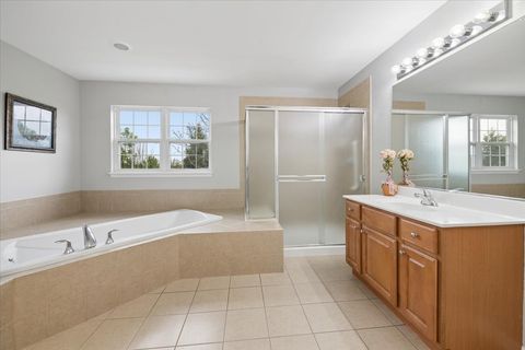Tiny photo for 5423 SWAN Circle, Hoffman Estates, IL 60192 (MLS # 12644675)