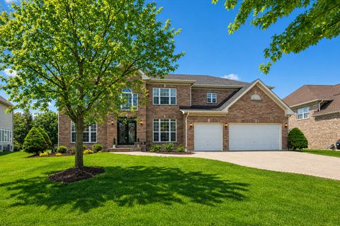 Photo of 5423 SWAN Circle, Hoffman Estates, IL 60192 (MLS # 12644675)