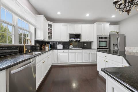 Tiny photo for 5423 SWAN Circle, Hoffman Estates, IL 60192 (MLS # 12644675)