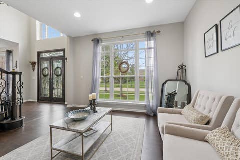 Tiny photo for 5423 SWAN Circle, Hoffman Estates, IL 60192 (MLS # 12644675)