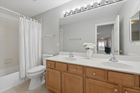 Tiny photo for 5423 SWAN Circle, Hoffman Estates, IL 60192 (MLS # 12644675)
