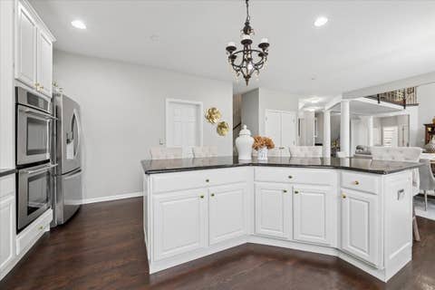 Tiny photo for 5423 SWAN Circle, Hoffman Estates, IL 60192 (MLS # 12644675)