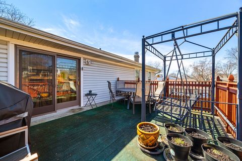 Tiny photo for 251 Hawthorne Drive, Bloomingdale, IL 60108 (MLS # 12601295)