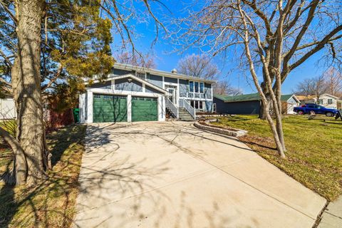 Tiny photo for 251 Hawthorne Drive, Bloomingdale, IL 60108 (MLS # 12601295)