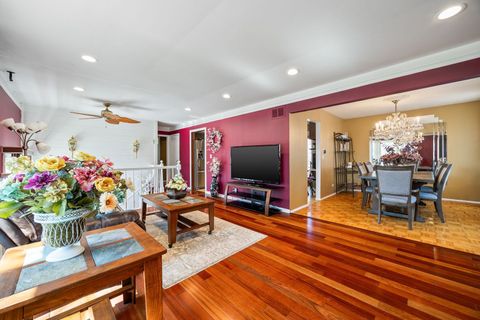 Tiny photo for 251 Hawthorne Drive, Bloomingdale, IL 60108 (MLS # 12601295)