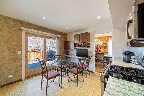 Tiny photo for 251 Hawthorne Drive, Bloomingdale, IL 60108 (MLS # 12601295)