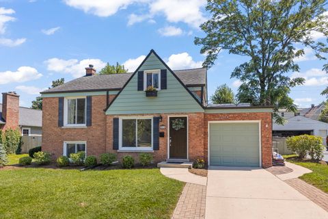 Photo of 311 2nd Street, Downers Grove, IL 60515 (MLS # 12693105)