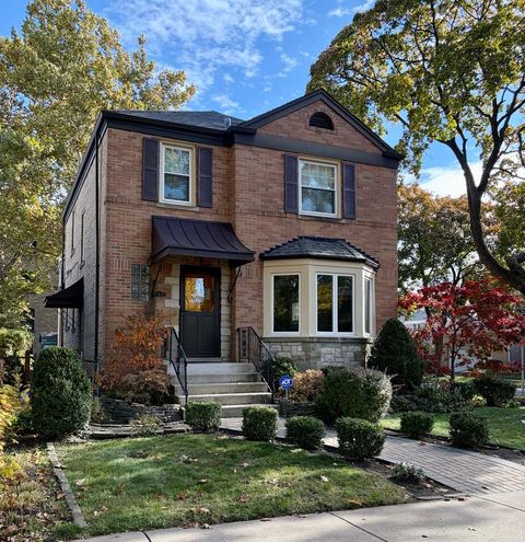 Photo of 7433 N Washtenaw Avenue, Chicago, IL 60645 (MLS # 12510271)