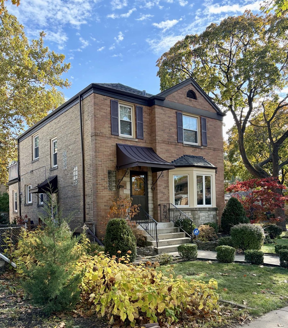 7433 N Washtenaw Avenue