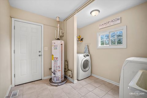 Tiny photo for 5201 Lemon Lane, Hanover Park, IL 60133 (MLS # 12611375)
