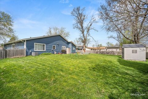 Tiny photo for 5201 Lemon Lane, Hanover Park, IL 60133 (MLS # 12611375)