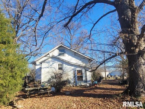 Tiny photo for 511 SE 4TH Street, Fairfield, IL 62837 (MLS # EB460794)