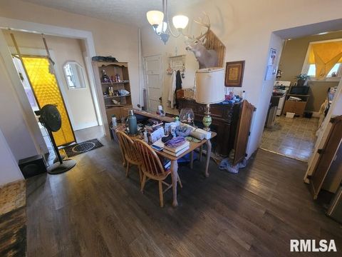 Tiny photo for 511 SE 4TH Street, Fairfield, IL 62837 (MLS # EB460794)