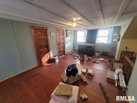 Tiny photo for 511 SE 4TH Street, Fairfield, IL 62837 (MLS # EB460794)