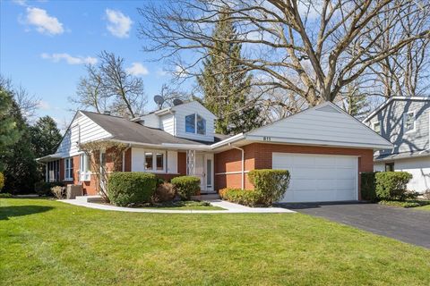 Photo of Wilmette, IL 60091 (MLS # 12602384)