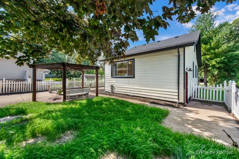 Tiny photo for 503 N River Road, Fox River Grove, IL 60021 (MLS # 12491447)