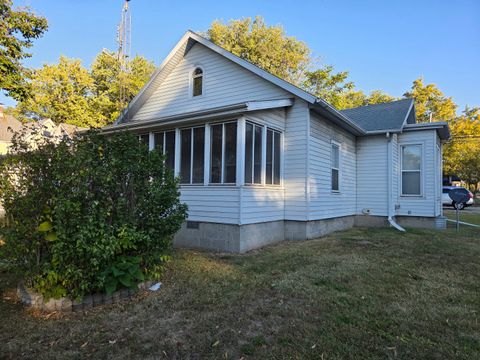 Tiny photo for 712 E Monroe Street, Bloomington, IL 61701 (MLS # 12491692)
