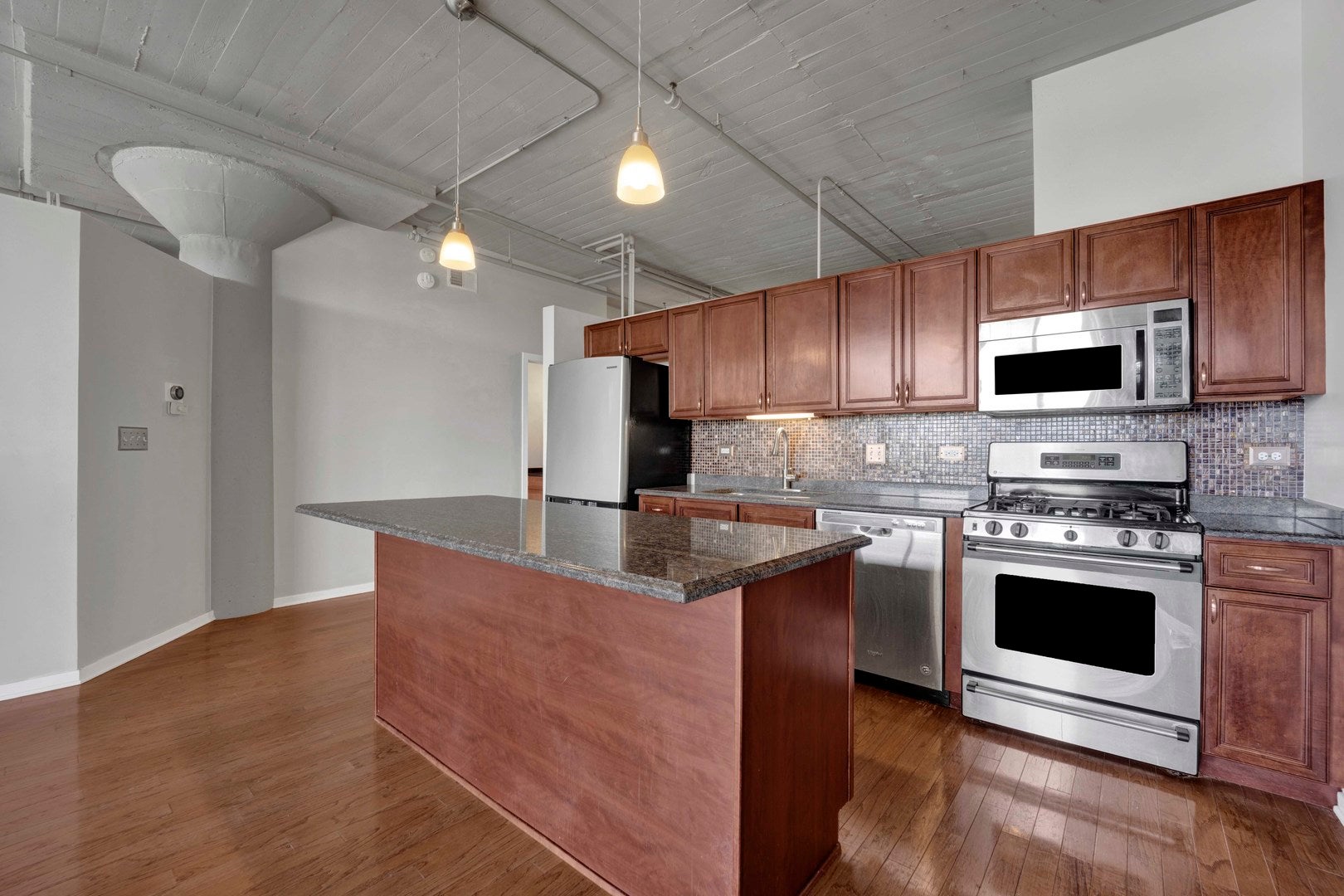 1525 S Sangamon Street S 504