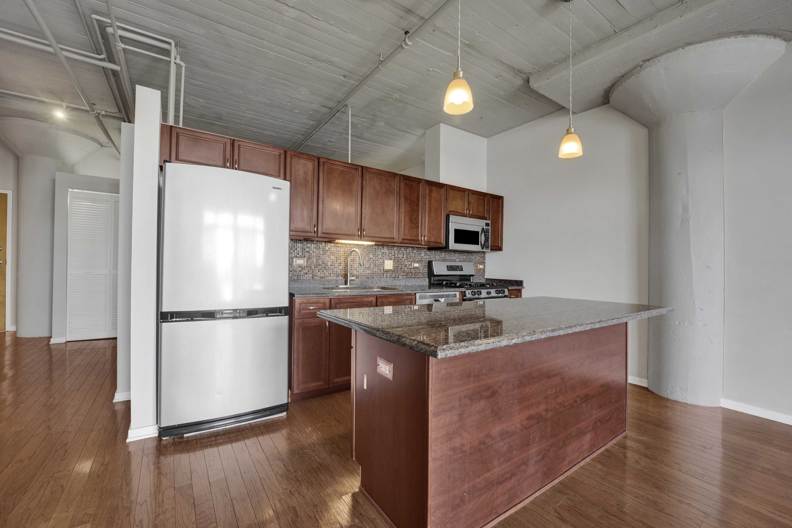1525 S Sangamon Street S 504