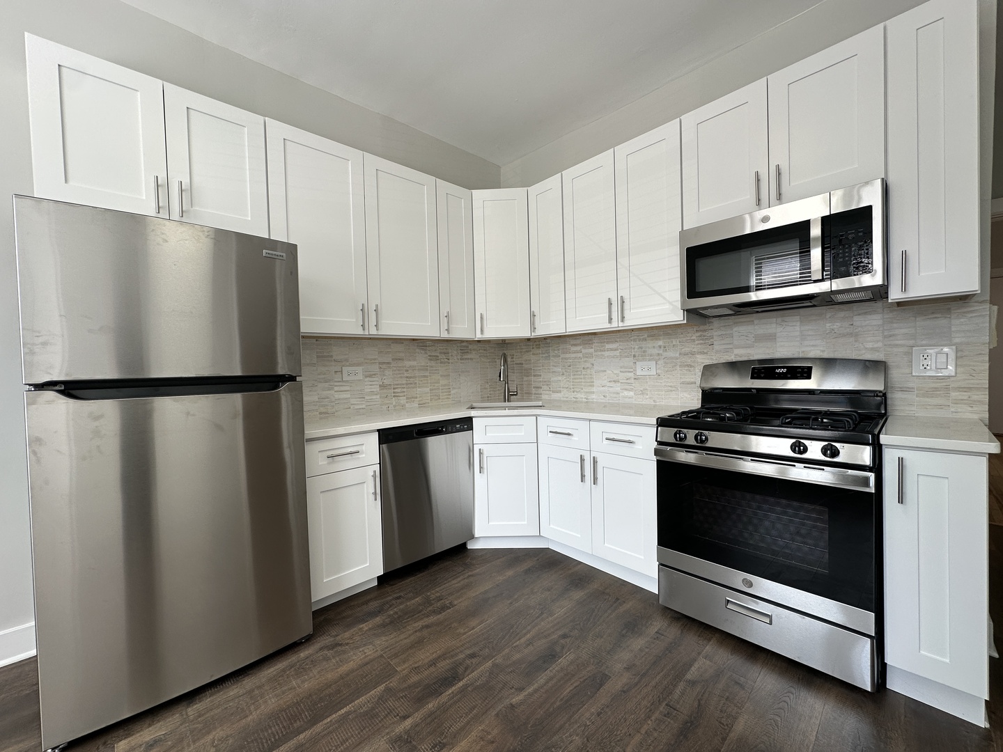 952 N Rockwell Street 1