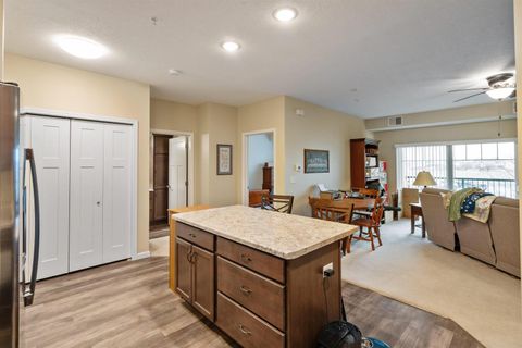 Tiny photo for 2592 Middle Road #208, Bettendorf, IA 52722 (MLS # 100000204)