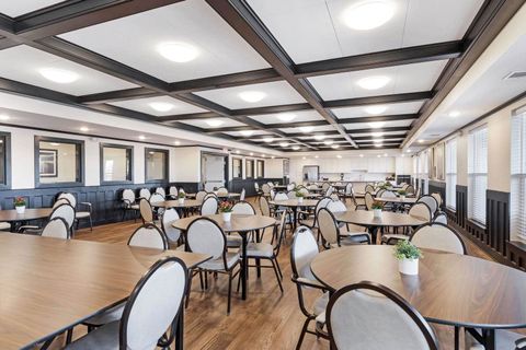 Tiny photo for 2592 Middle Road #208, Bettendorf, IA 52722 (MLS # 100000204)